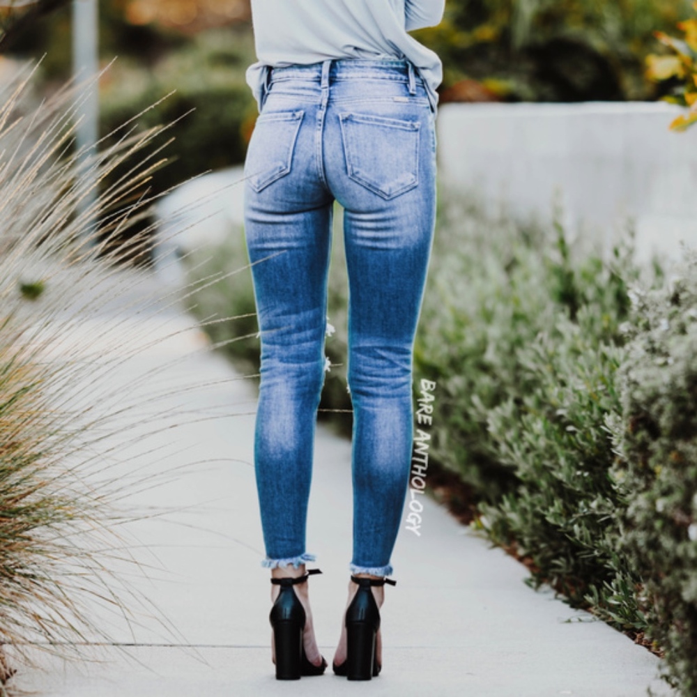 Kancan Distressed light wash Skinny denim jeans - Picture 5 of 5